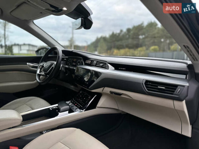 Синій Ауді E-Tron, об'ємом двигуна 0 л та пробігом 75 тис. км за 35900 $, фото 42 на Automoto.ua