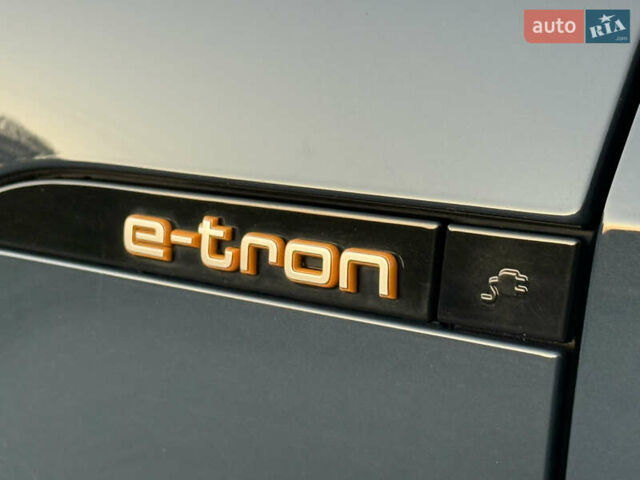 Ауді E-Tron 2021 у Львові на Automoto.ua Синій Ауді E-Tron, об'ємом двигуна 0 л та пробігом 98 тис. км за 31700 $, фото 18 на Automoto.ua