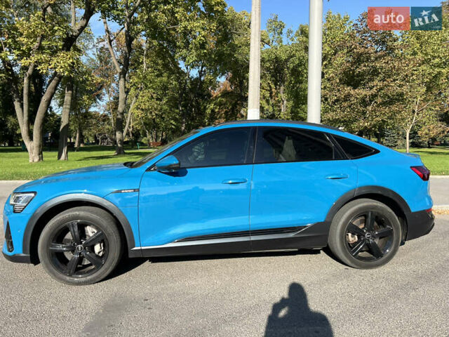 Синий Ауди E-Tron, объемом двигателя 0 л и пробегом 55 тыс. км за 54000 $, фото 1 на Automoto.ua