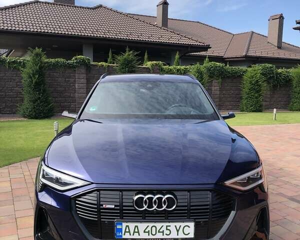Синий Ауди E-Tron, объемом двигателя 0 л и пробегом 59 тыс. км за 45800 $, фото 2 на Automoto.ua