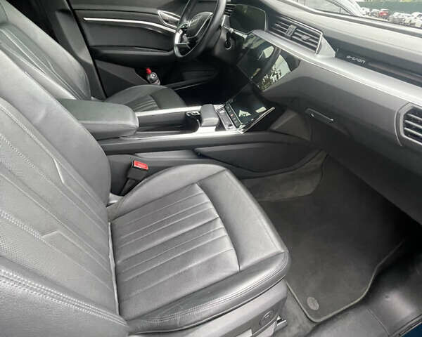 Синий Ауди E-Tron, объемом двигателя 0 л и пробегом 50 тыс. км за 36500 $, фото 13 на Automoto.ua