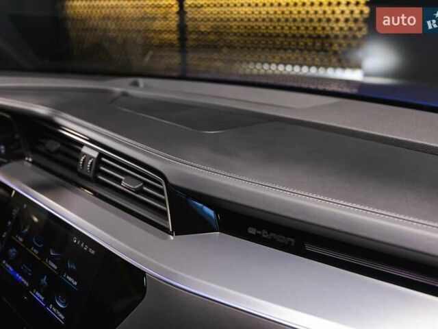 Синій Ауді E-Tron, об'ємом двигуна 0 л та пробігом 33 тис. км за 49899 $, фото 58 на Automoto.ua