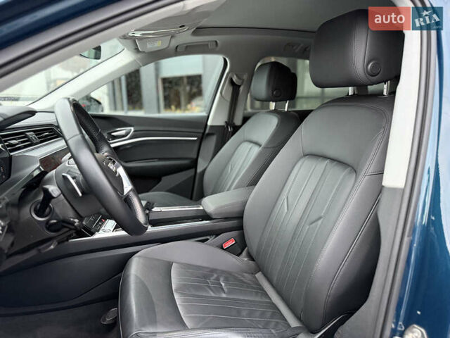 Синій Ауді E-Tron, об'ємом двигуна 0 л та пробігом 67 тис. км за 33900 $, фото 7 на Automoto.ua