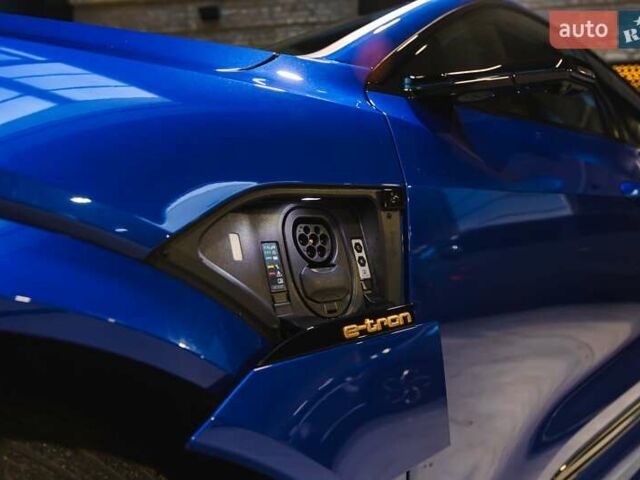 Синій Ауді E-Tron, об'ємом двигуна 0 л та пробігом 33 тис. км за 49899 $, фото 20 на Automoto.ua