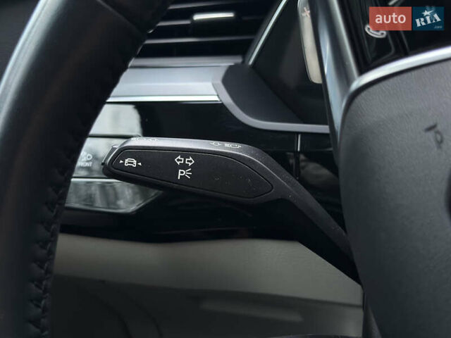 Синій Ауді E-Tron, об'ємом двигуна 0 л та пробігом 75 тис. км за 35900 $, фото 61 на Automoto.ua