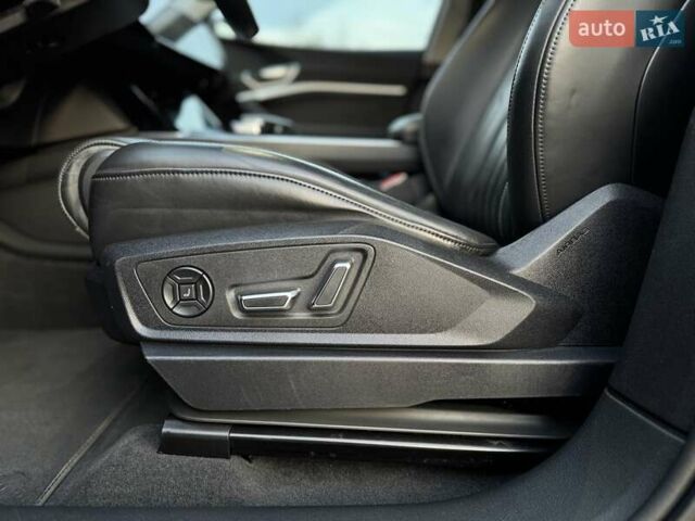 Синий Ауди E-Tron, объемом двигателя 0 л и пробегом 52 тыс. км за 37500 $, фото 60 на Automoto.ua