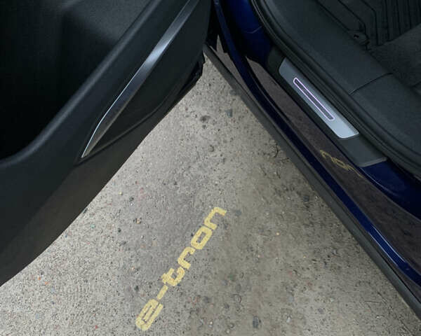 Синий Ауди E-Tron, объемом двигателя 0 л и пробегом 54 тыс. км за 32800 $, фото 26 на Automoto.ua