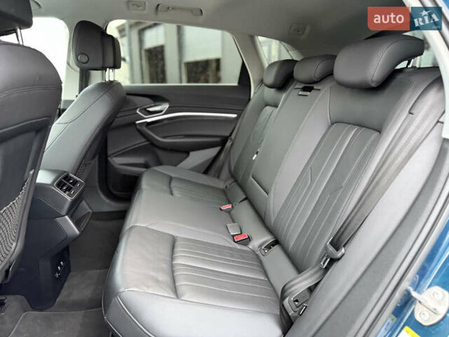 Синій Ауді E-Tron, об'ємом двигуна 0 л та пробігом 67 тис. км за 33900 $, фото 8 на Automoto.ua