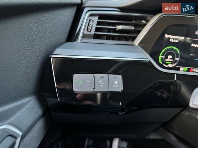 Синий Ауди E-Tron, объемом двигателя 0 л и пробегом 52 тыс. км за 37500 $, фото 62 на Automoto.ua