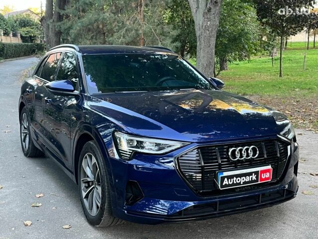 Синий Ауди E-Tron, объемом двигателя 0 л и пробегом 69 тыс. км за 35990 $, фото 2 на Automoto.ua