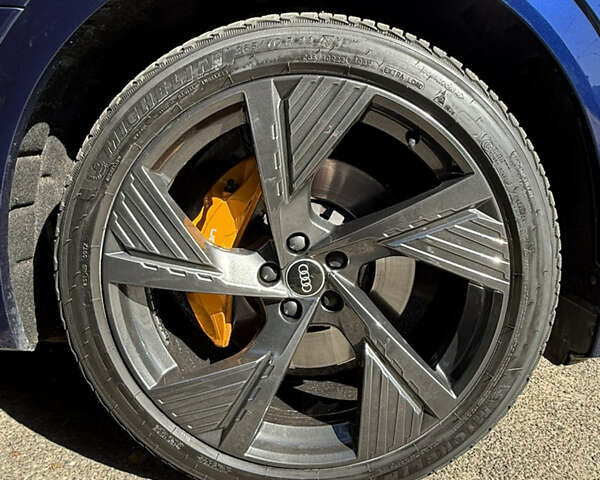 Синий Ауди E-Tron, объемом двигателя 0 л и пробегом 55 тыс. км за 32999 $, фото 5 на Automoto.ua