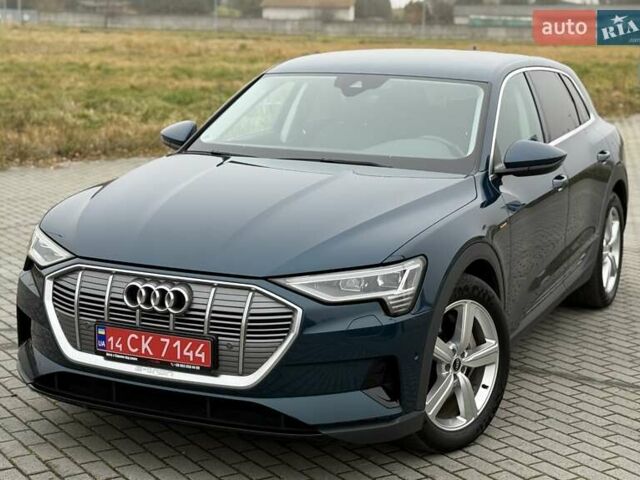 Синий Ауди E-Tron, объемом двигателя 0 л и пробегом 69 тыс. км за 32700 $, фото 2 на Automoto.ua