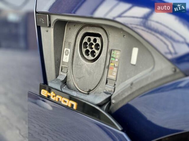 Синий Ауди E-Tron, объемом двигателя 0 л и пробегом 52 тыс. км за 37500 $, фото 108 на Automoto.ua