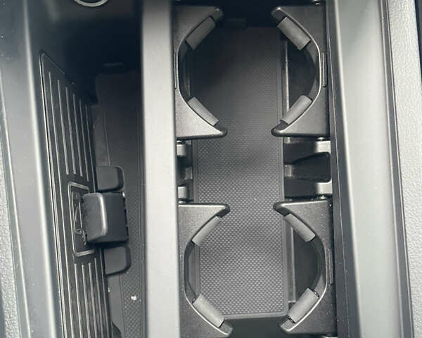 Синий Ауди E-Tron, объемом двигателя 0 л и пробегом 50 тыс. км за 36500 $, фото 16 на Automoto.ua