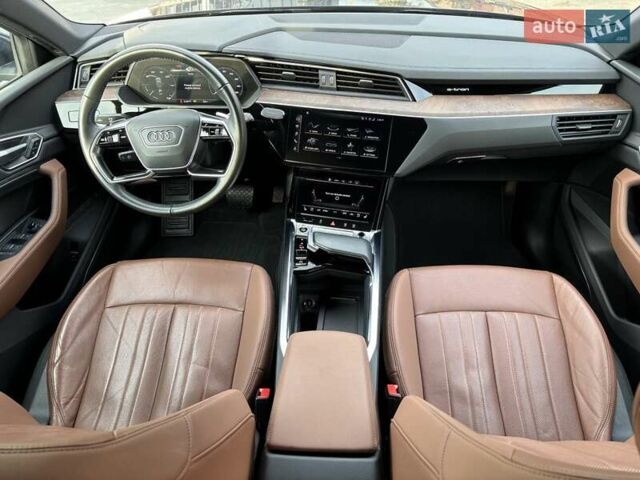 Синий Ауди E-Tron, объемом двигателя 0 л и пробегом 64 тыс. км за 32000 $, фото 12 на Automoto.ua