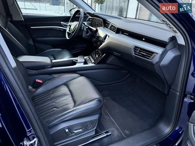 Синий Ауди E-Tron, объемом двигателя 0 л и пробегом 52 тыс. км за 37500 $, фото 88 на Automoto.ua