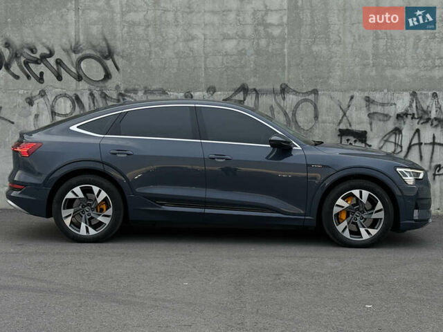 Ауді E-Tron 2021 у Львові на Automoto.ua Синій Ауді E-Tron, об'ємом двигуна 0 л та пробігом 73 тис. км за 38520 $, фото 13 на Automoto.ua