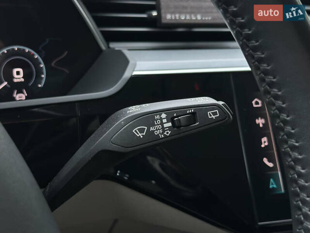 Синій Ауді E-Tron, об'ємом двигуна 0 л та пробігом 75 тис. км за 35900 $, фото 62 на Automoto.ua