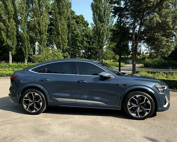 Синий Ауди E-Tron, объемом двигателя 0 л и пробегом 52 тыс. км за 47997 $, фото 2 на Automoto.ua