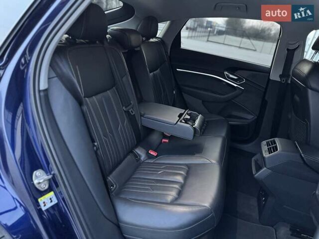 Синий Ауди E-Tron, объемом двигателя 0 л и пробегом 52 тыс. км за 37500 $, фото 98 на Automoto.ua