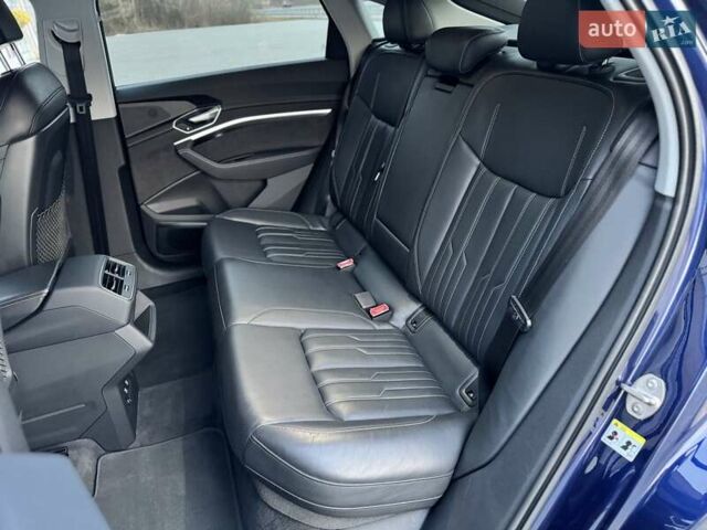 Синий Ауди E-Tron, объемом двигателя 0 л и пробегом 52 тыс. км за 37500 $, фото 94 на Automoto.ua