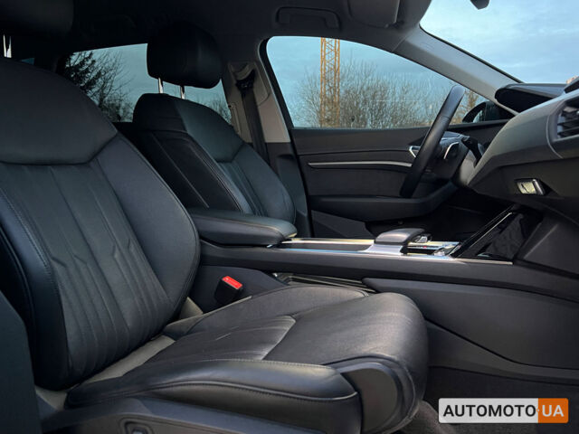 Синий Ауди E-Tron, объемом двигателя 71 л и пробегом 50 тыс. км за 34500 $, фото 9 на Automoto.ua