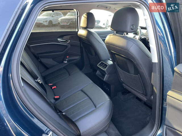 Синий Ауди E-Tron, объемом двигателя 0 л и пробегом 59 тыс. км за 34500 $, фото 53 на Automoto.ua