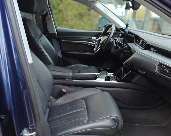 Синій Ауді E-Tron, об'ємом двигуна 0 л та пробігом 119 тис. км за 34466 $, фото 9 на Automoto.ua