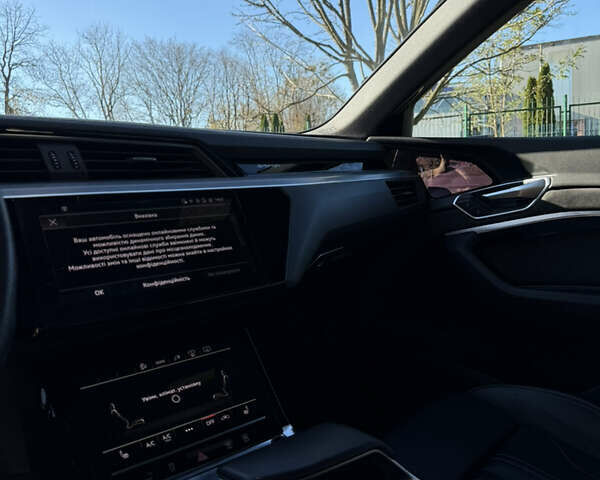 Синій Ауді E-Tron, об'ємом двигуна 0 л та пробігом 98 тис. км за 31700 $, фото 17 на Automoto.ua