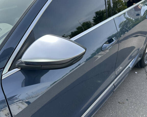 Синий Ауди E-Tron, объемом двигателя 0 л и пробегом 52 тыс. км за 47997 $, фото 4 на Automoto.ua