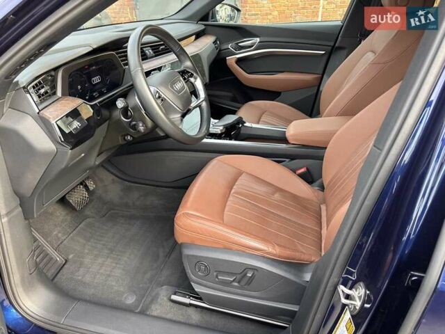 Синий Ауди E-Tron, объемом двигателя 0 л и пробегом 64 тыс. км за 32000 $, фото 10 на Automoto.ua