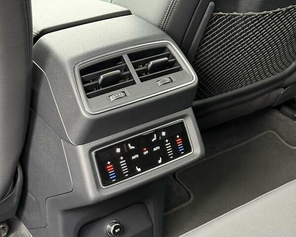 Синий Ауди E-Tron, объемом двигателя 0 л и пробегом 69 тыс. км за 33300 $, фото 29 на Automoto.ua