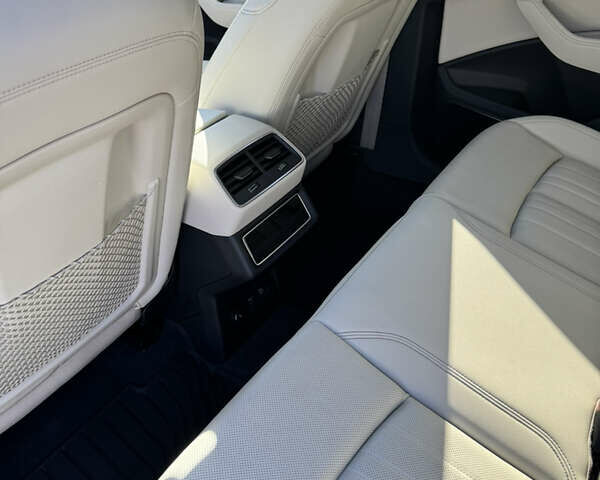 Синий Ауди E-Tron, объемом двигателя 0 л и пробегом 46 тыс. км за 35900 $, фото 37 на Automoto.ua