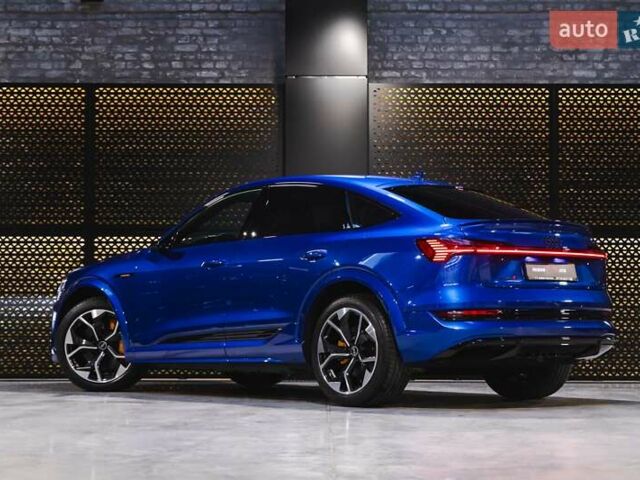 Синій Ауді E-Tron, об'ємом двигуна 0 л та пробігом 33 тис. км за 49899 $, фото 5 на Automoto.ua