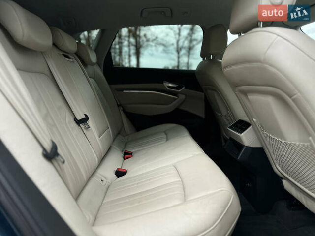 Синій Ауді E-Tron, об'ємом двигуна 0 л та пробігом 75 тис. км за 35900 $, фото 73 на Automoto.ua