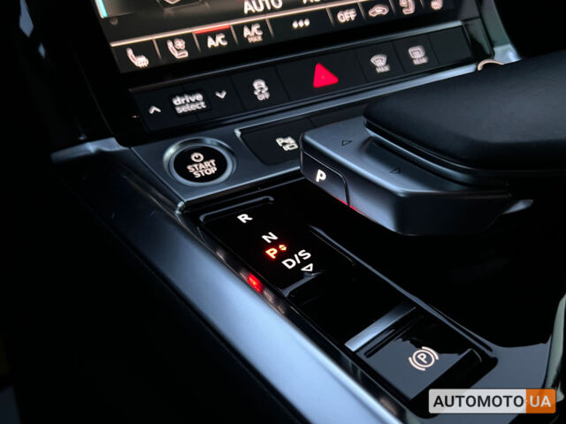 Синий Ауди E-Tron, объемом двигателя 71 л и пробегом 50 тыс. км за 34500 $, фото 14 на Automoto.ua
