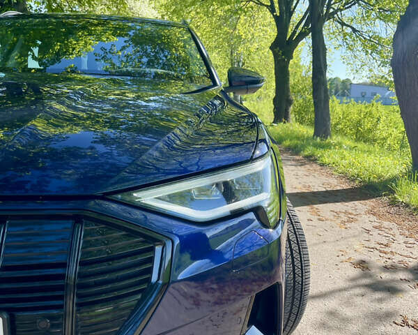 Синий Ауди E-Tron, объемом двигателя 0 л и пробегом 30 тыс. км за 34100 $, фото 5 на Automoto.ua