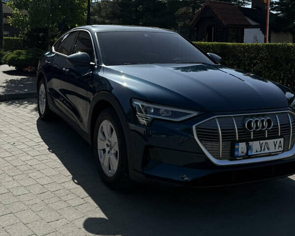 Синій Ауді E-Tron, об'ємом двигуна 0 л та пробігом 47 тис. км за 33000 $, фото 2 на Automoto.ua