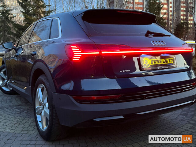 Синий Ауди E-Tron, объемом двигателя 71 л и пробегом 50 тыс. км за 34500 $, фото 8 на Automoto.ua