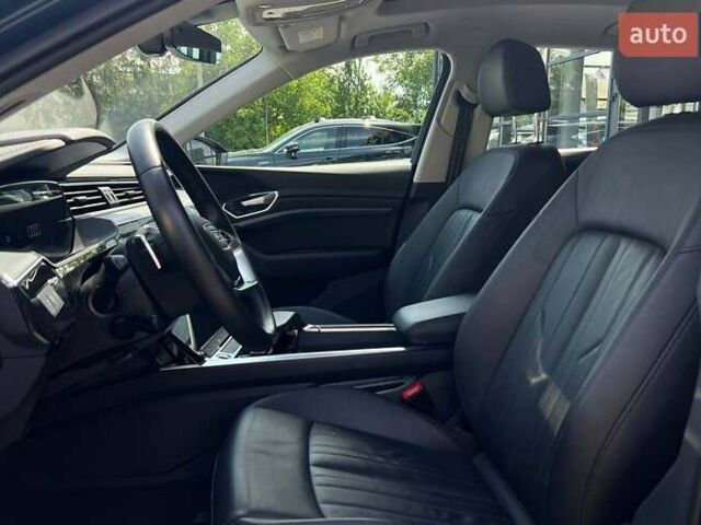 Синій Ауді E-Tron, об'ємом двигуна 0 л та пробігом 45 тис. км за 33900 $, фото 12 на Automoto.ua