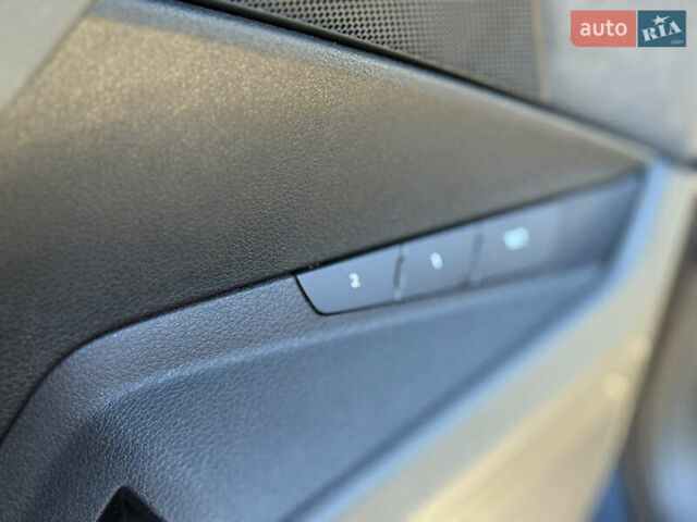 Синий Ауди E-Tron, объемом двигателя 0 л и пробегом 98 тыс. км за 30990 $, фото 24 на Automoto.ua