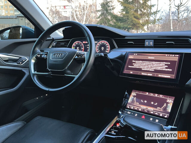 Синий Ауди E-Tron, объемом двигателя 71 л и пробегом 50 тыс. км за 34500 $, фото 13 на Automoto.ua