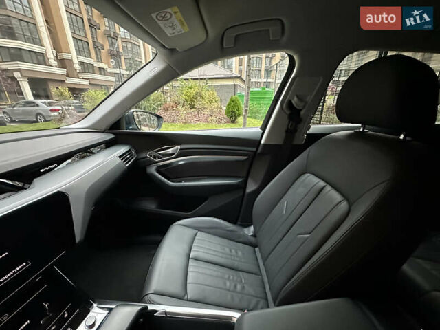 Синий Ауди E-Tron, объемом двигателя 0 л и пробегом 73 тыс. км за 34900 $, фото 36 на Automoto.ua