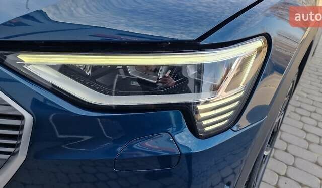 Синий Ауди E-Tron, объемом двигателя 0 л и пробегом 39 тыс. км за 36500 $, фото 83 на Automoto.ua