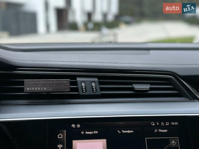 Синій Ауді E-Tron, об'ємом двигуна 0 л та пробігом 75 тис. км за 35900 $, фото 114 на Automoto.ua