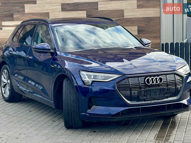 Синий Ауди E-Tron, объемом двигателя 0 л и пробегом 52 тыс. км за 36500 $, фото 2 на Automoto.ua