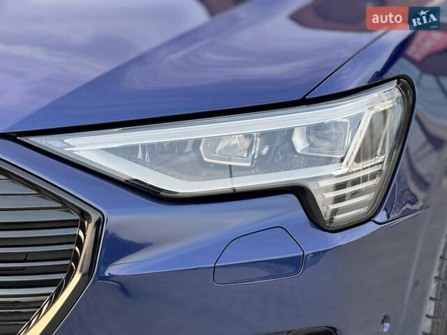 Синий Ауди E-Tron, объемом двигателя 0 л и пробегом 52 тыс. км за 37500 $, фото 36 на Automoto.ua