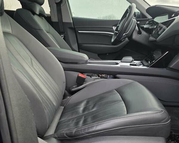 Синій Ауді E-Tron, об'ємом двигуна 0 л та пробігом 40 тис. км за 38500 $, фото 8 на Automoto.ua