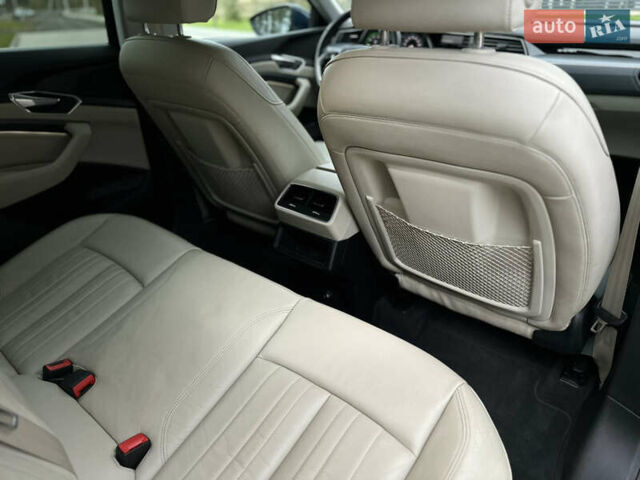 Синій Ауді E-Tron, об'ємом двигуна 0 л та пробігом 75 тис. км за 35900 $, фото 75 на Automoto.ua