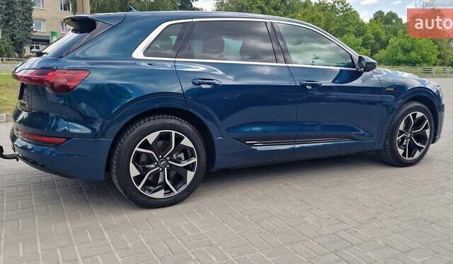Синий Ауди E-Tron, объемом двигателя 0 л и пробегом 39 тыс. км за 36500 $, фото 21 на Automoto.ua